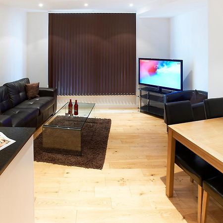 Watford Centre - Luxury Penthouse Apartment ภายนอก รูปภาพ