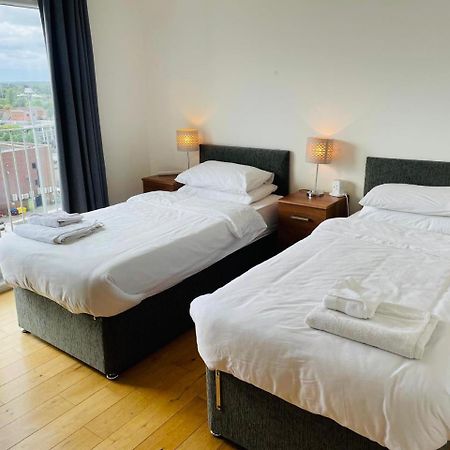 Watford Centre - Luxury Penthouse Apartment ภายนอก รูปภาพ
