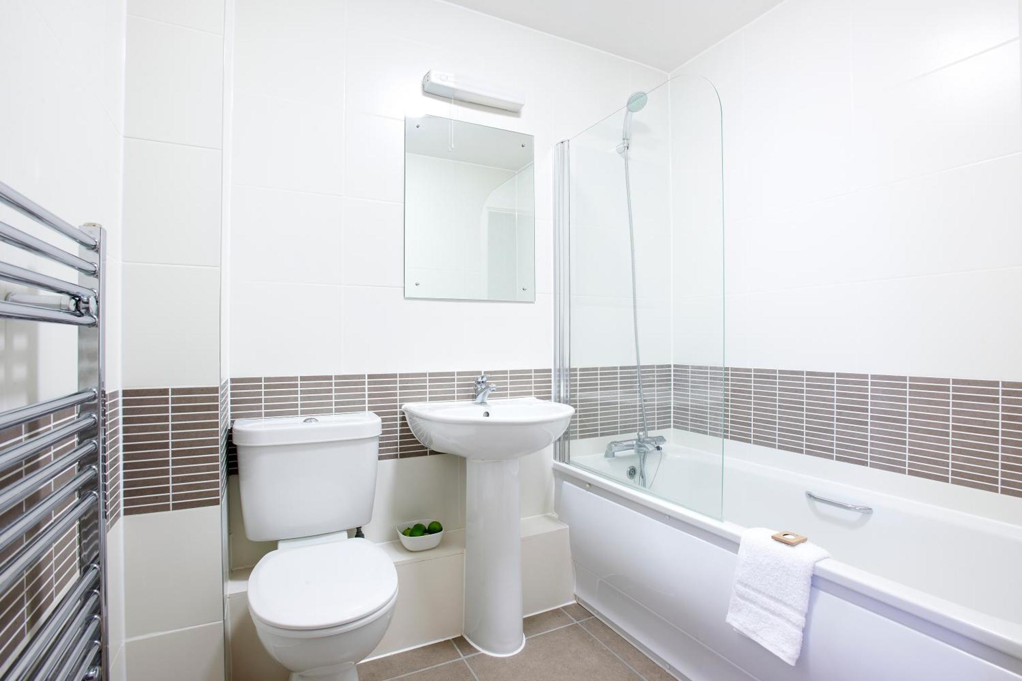 Watford Centre - Luxury Penthouse Apartment ภายนอก รูปภาพ
