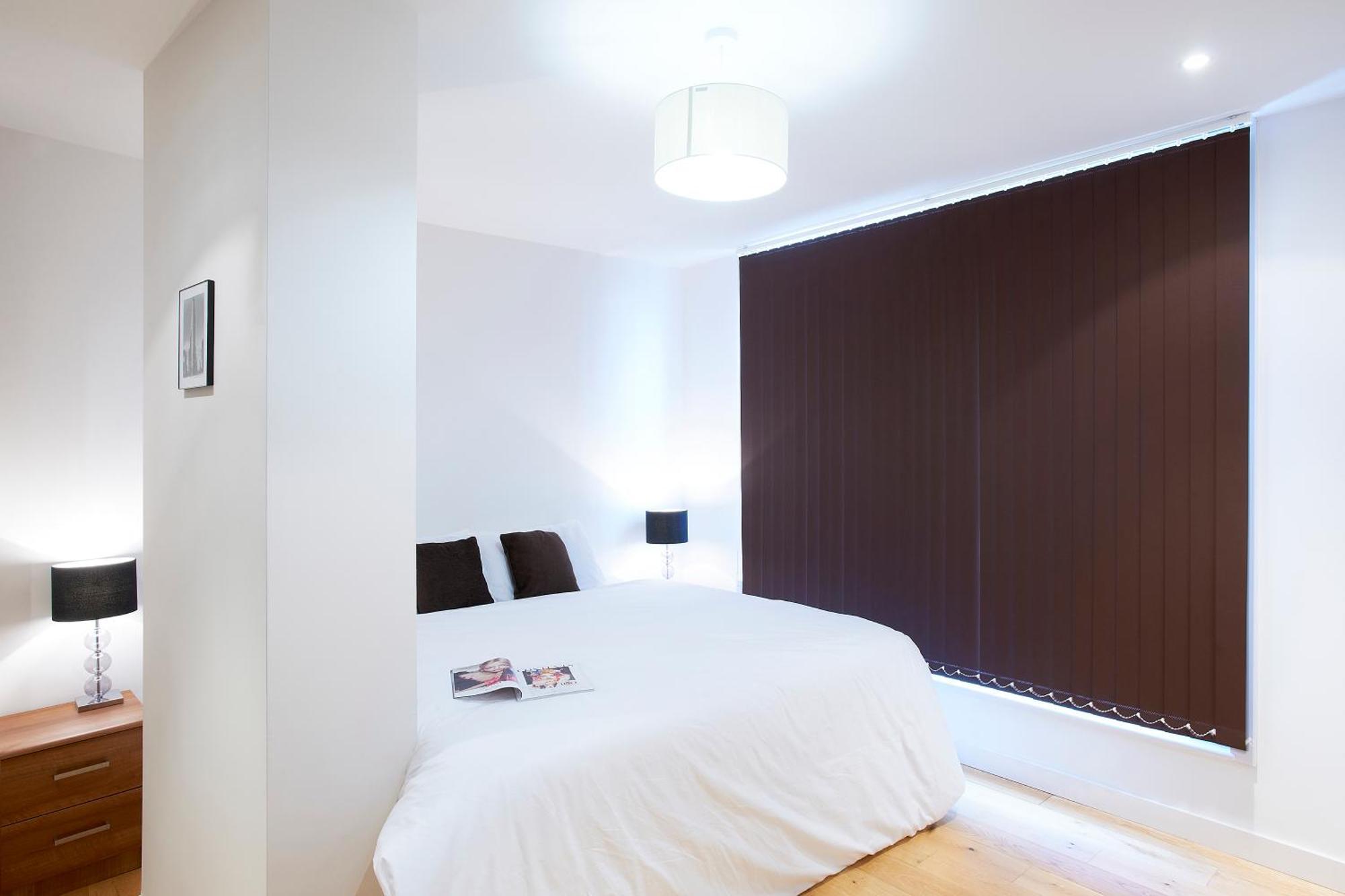 Watford Centre - Luxury Penthouse Apartment ภายนอก รูปภาพ