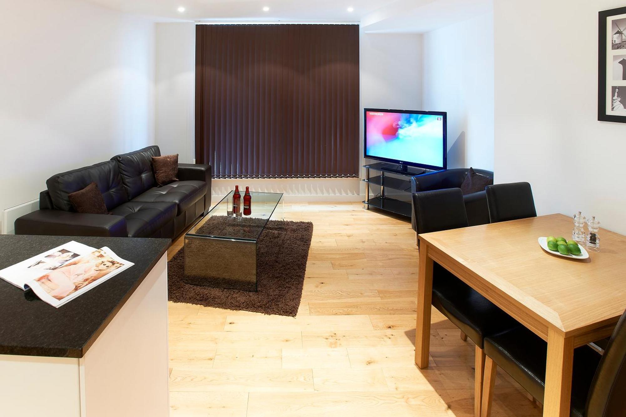 Watford Centre - Luxury Penthouse Apartment ภายนอก รูปภาพ