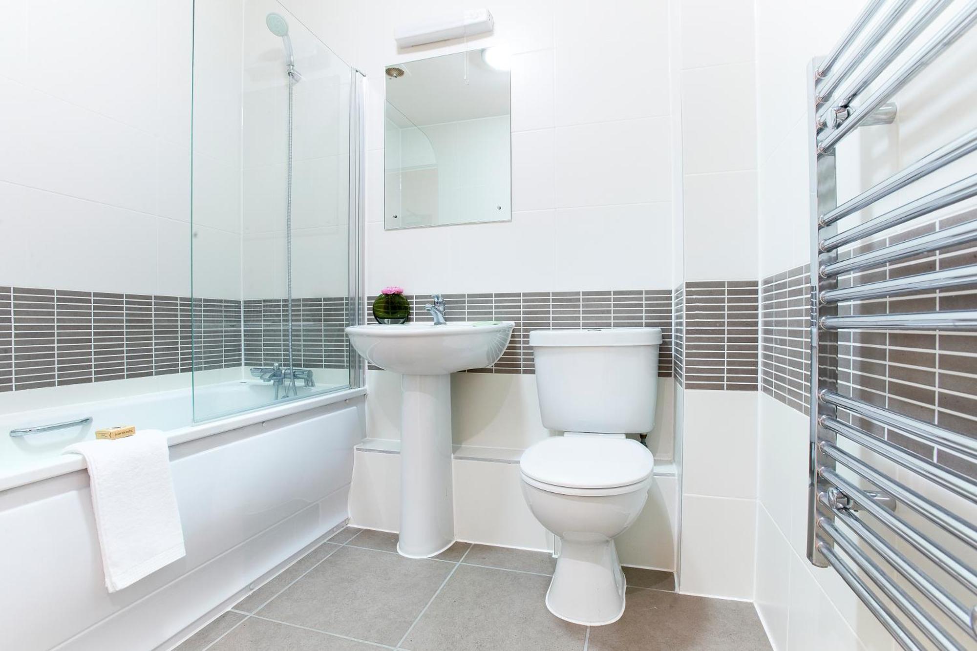 Watford Centre - Luxury Penthouse Apartment ภายนอก รูปภาพ